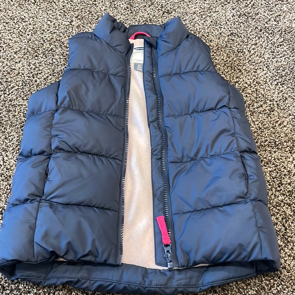 Old Navy puffer Vest
